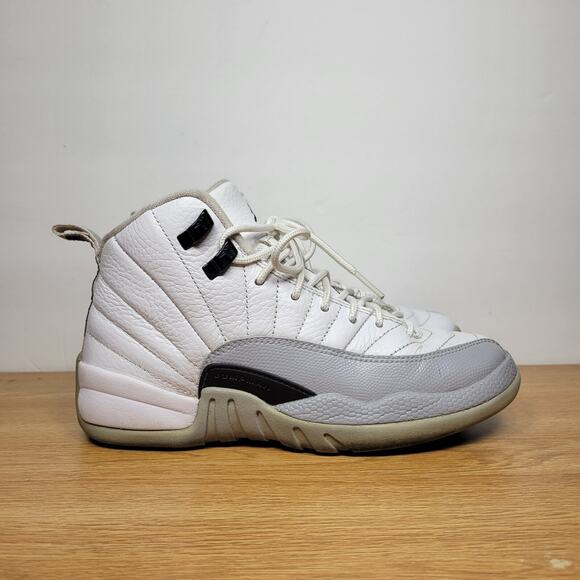 Nike Boys Air Jordan 12 510815-108 White Basketball Shoes Sneakers Size 4.5Y - Picture 1 of 9